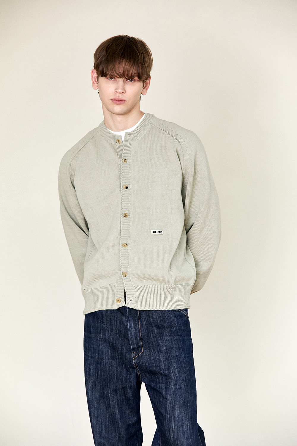 MUSINSA公式 | HEUTE COTTON CROP ROUND KNIT CARDIGAN (L/KHAKI)