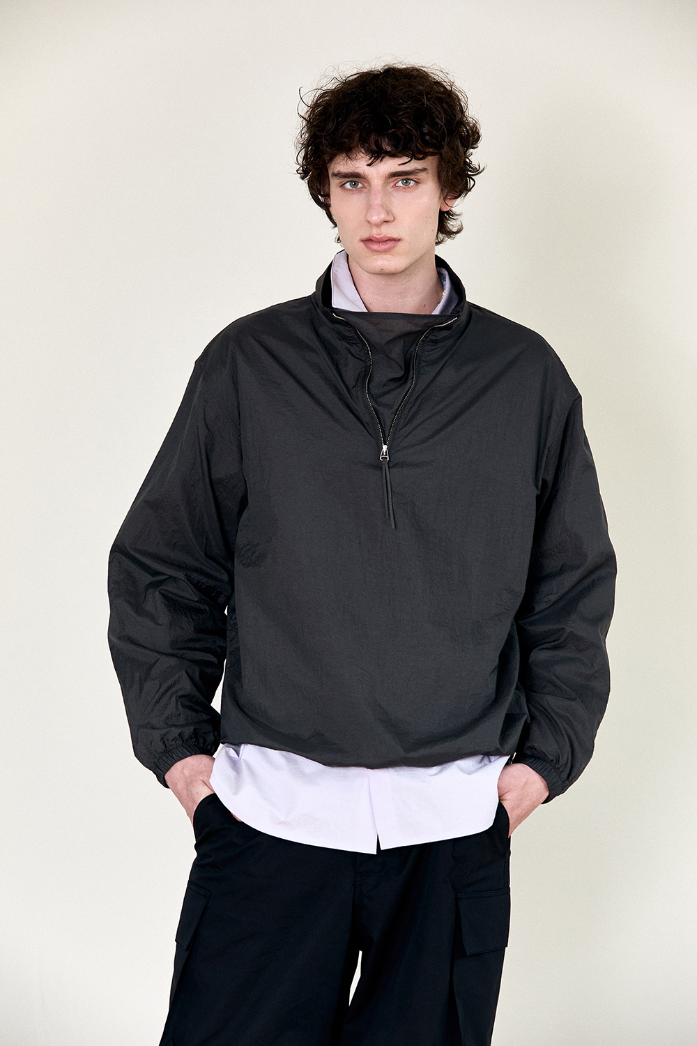 MUSINSA | HEUTE LOW SHIRRING HALF ZIP UP (CHARCOAL)